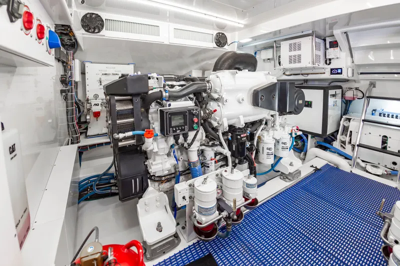 Privateer Yacht Photos Pics 