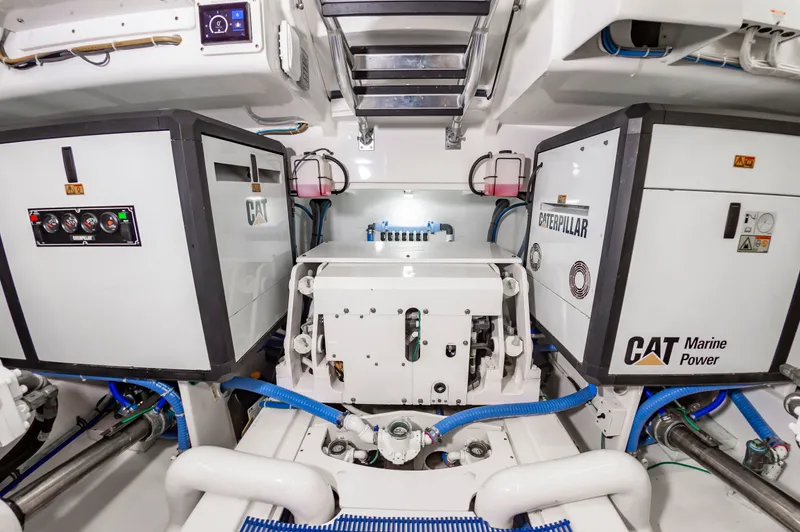 Privateer Yacht Photos Pics 