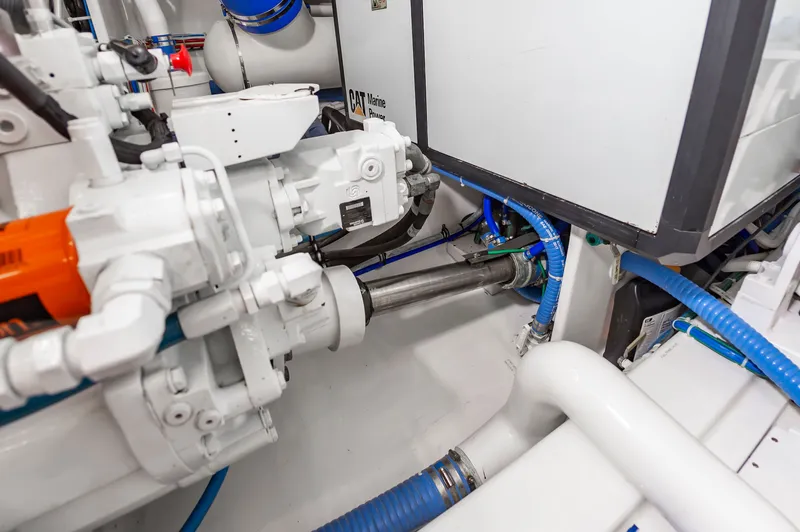 Privateer Yacht Photos Pics 