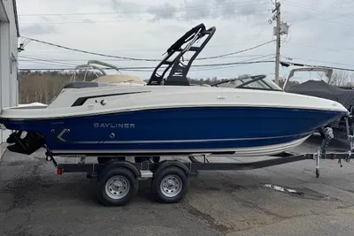 Bayliner VR6 Bowrider I/O