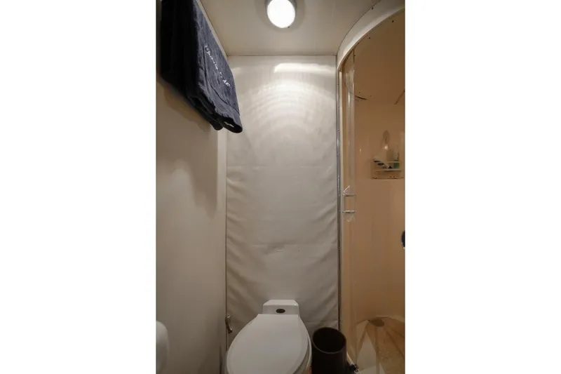 Change Order Yacht Photos Pics 1994 Hatteras 46 Convertible- CHANGE ORDER- Master Head