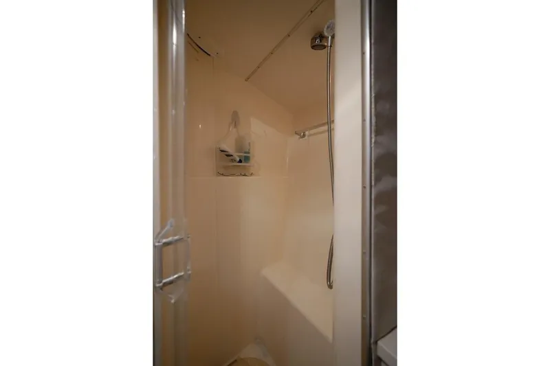 Change Order Yacht Photos Pics 1994 Hatteras 46 Convertible- CHANGE ORDER- Master Head