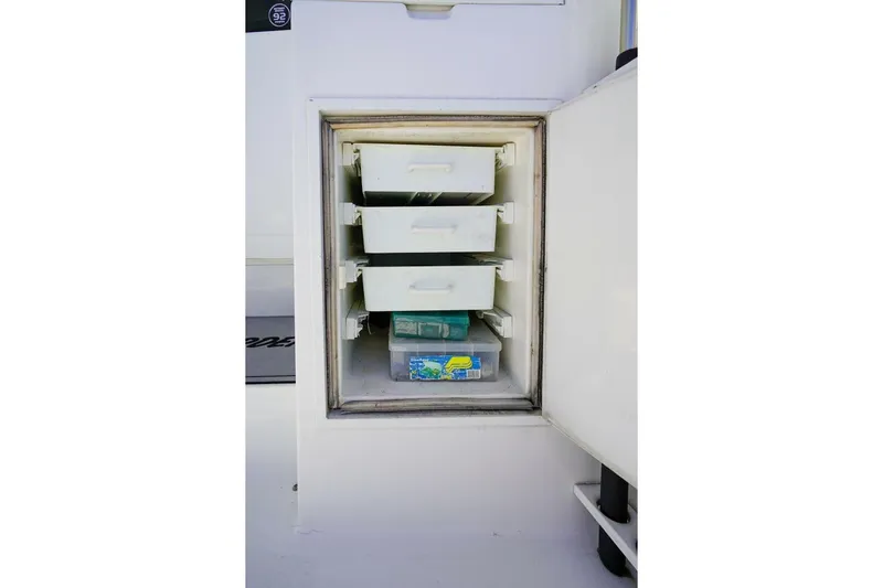 Change Order Yacht Photos Pics 1994 Hatteras 46 Convertible- CHANGE ORDER- Tackle Storage