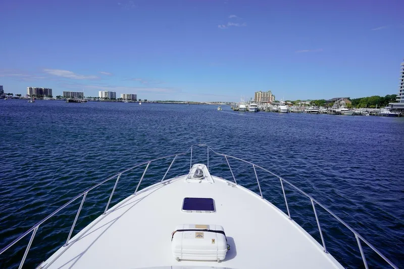 Change Order Yacht Photos Pics 1994 Hatteras 46 Convertible- CHANGE ORDER- Bow