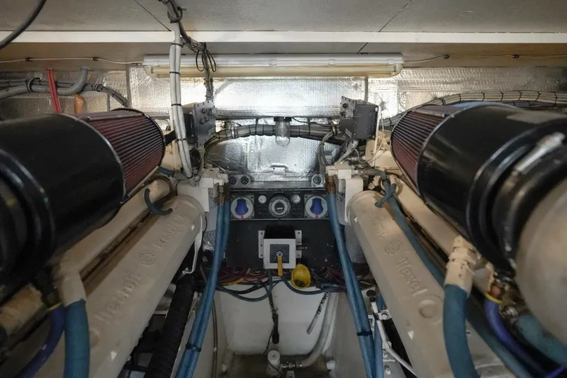 Change Order Yacht Photos Pics 1994 Hatteras 46 Convertible- CHANGE ORDER- Engine Room