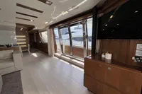 Custom Line 100 2015