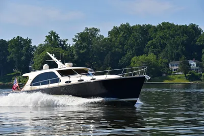 Palm Beach Motor Yachts PB52