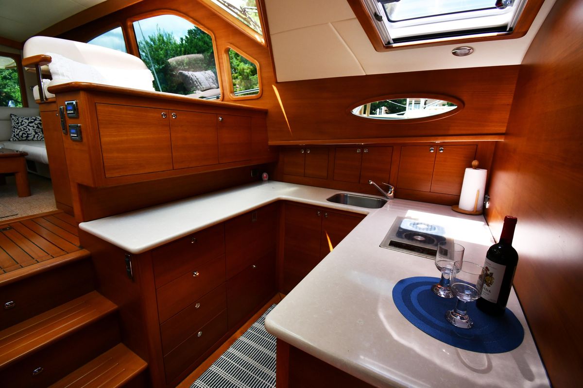 2020 Palm Beach Motor Yachts 52 