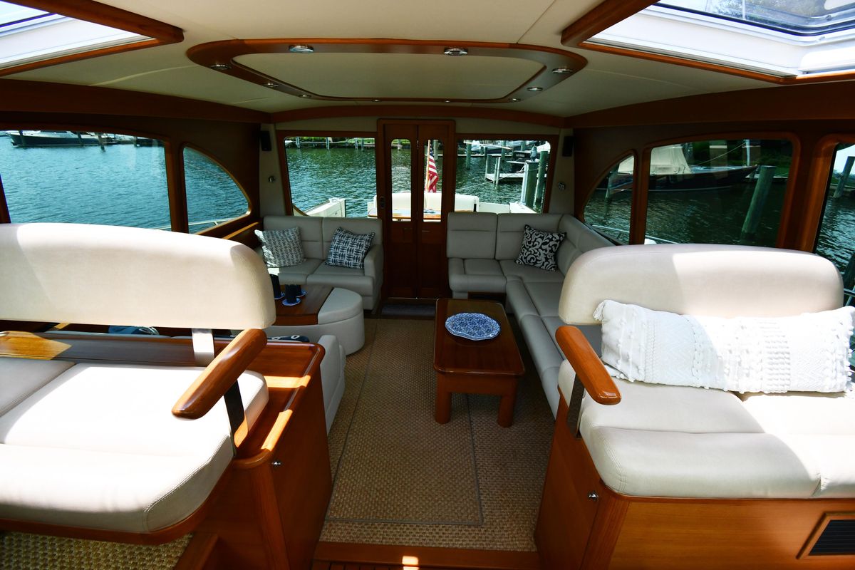 2020 Palm Beach Motor Yachts 52 