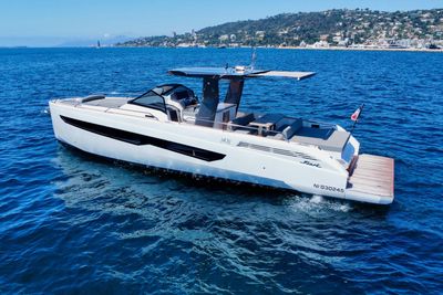 Yacht
