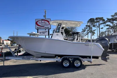 Tidewater 232 CC Adventure