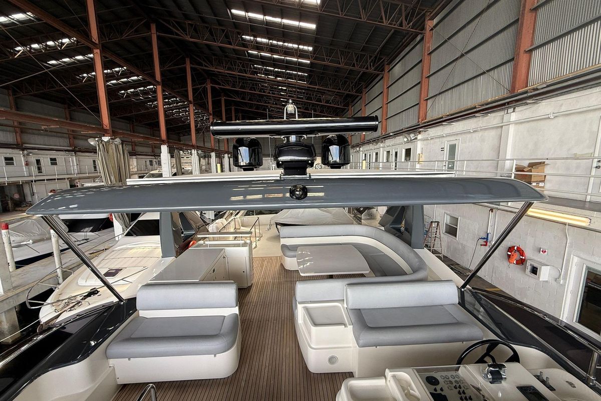 2013 Ferretti Yachts 80 