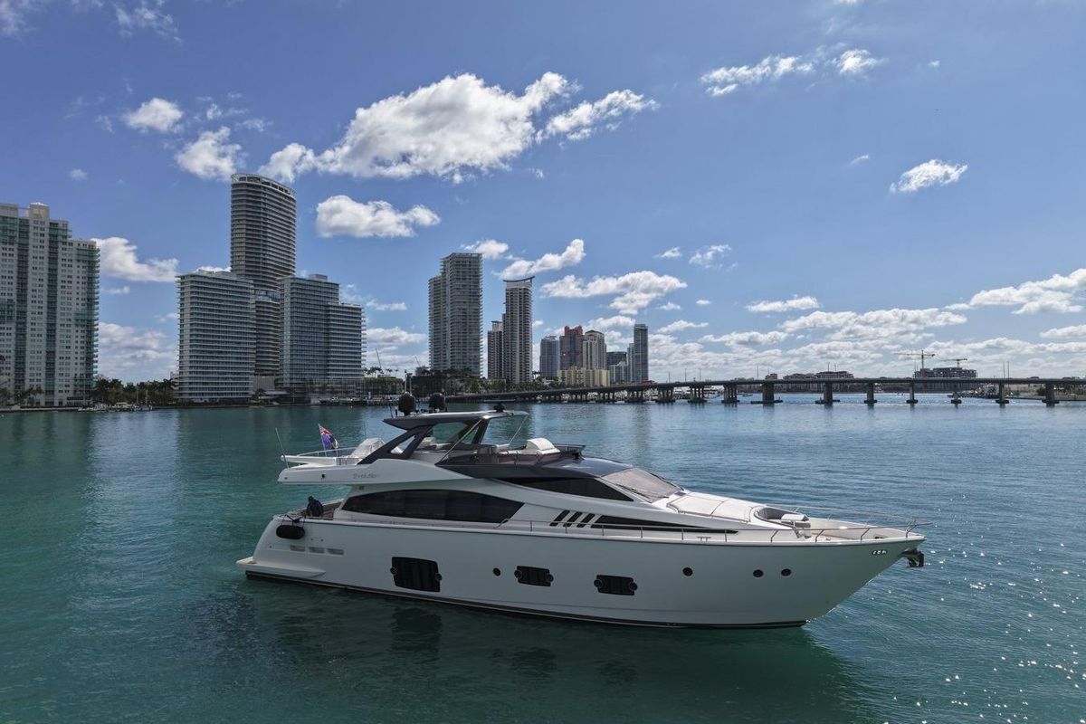 2013 Ferretti Yachts 80 