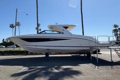 Sea Ray SLX 400