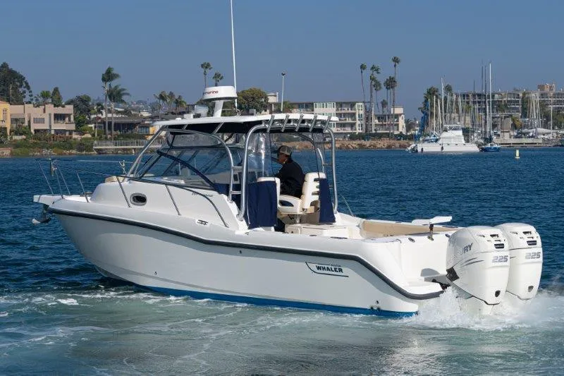 Boston Whaler 285 Conquest Yacht Photos Pics 