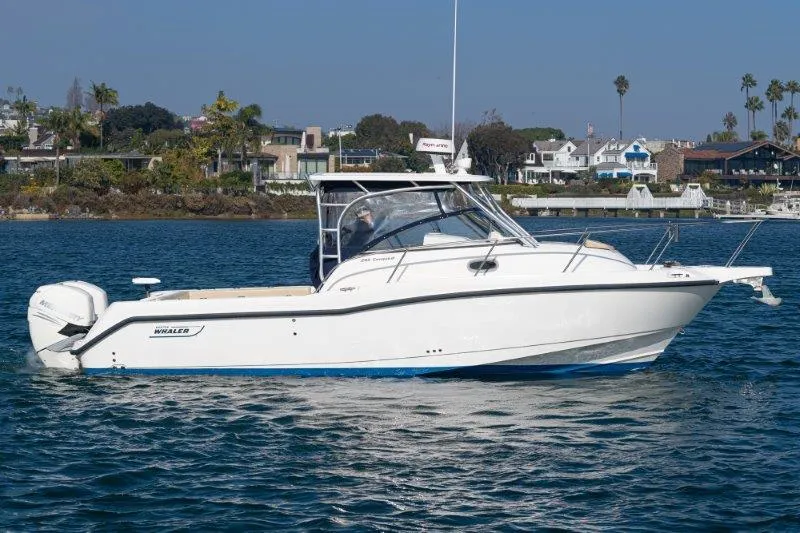 Boston Whaler 285 Conquest Yacht Photos Pics 