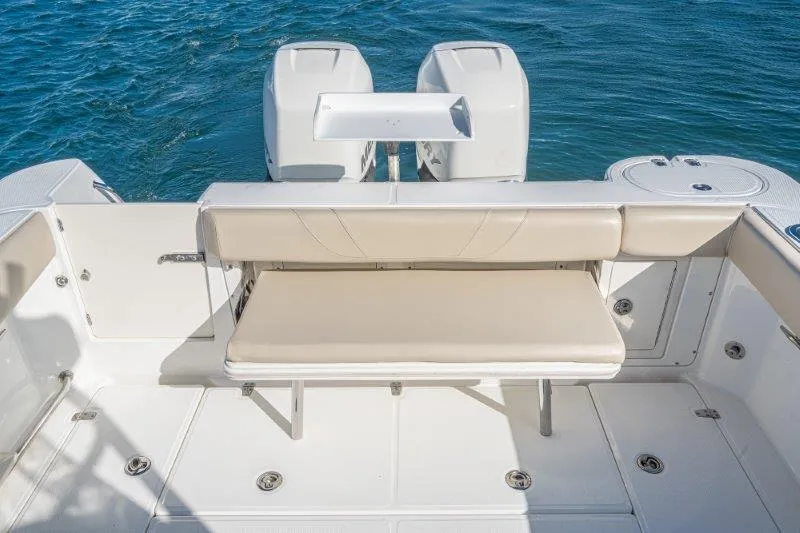 Boston Whaler 285 Conquest Yacht Photos Pics 