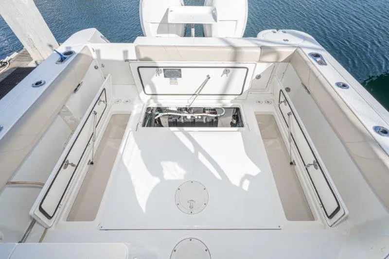 Boston Whaler 285 Conquest Yacht Photos Pics 