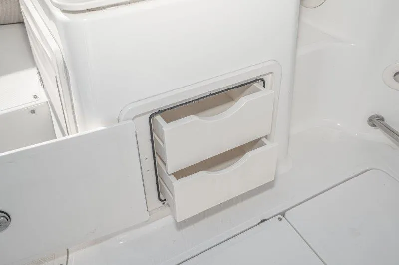 Boston Whaler 285 Conquest Yacht Photos Pics 