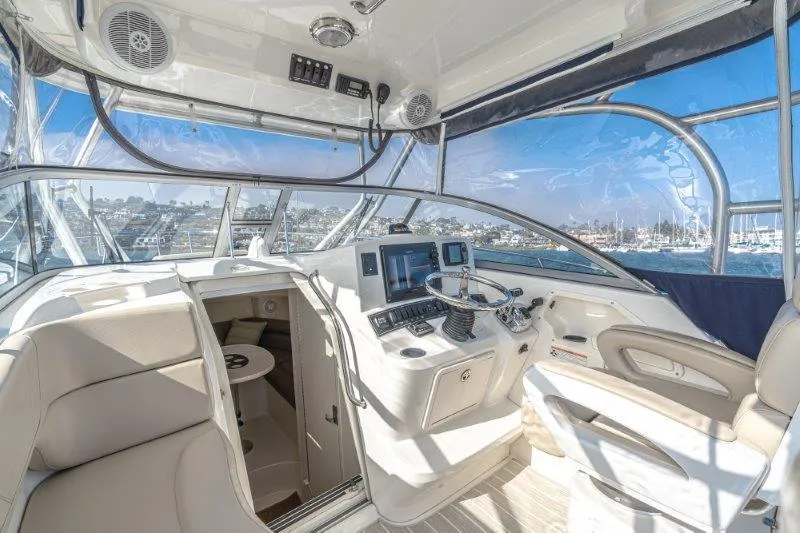 Boston Whaler 285 Conquest Yacht Photos Pics 