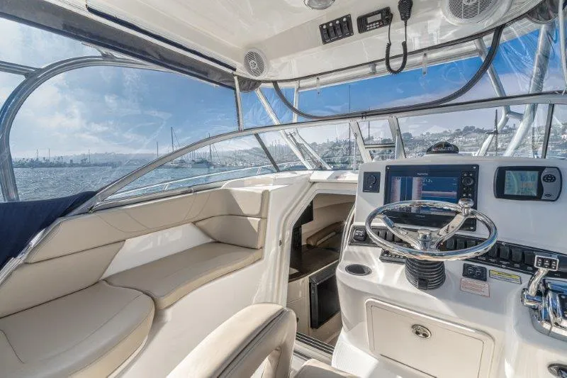 Boston Whaler 285 Conquest Yacht Photos Pics 