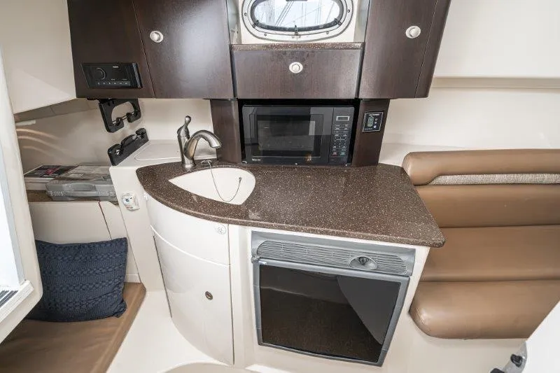 Boston Whaler 285 Conquest Yacht Photos Pics 