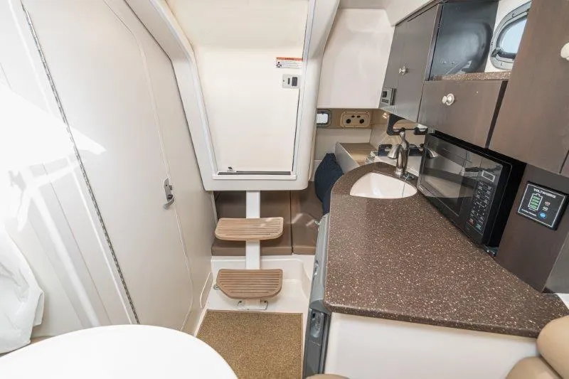 Boston Whaler 285 Conquest Yacht Photos Pics 