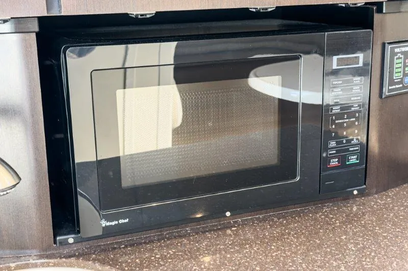 Boston Whaler 285 Conquest Yacht Photos Pics 