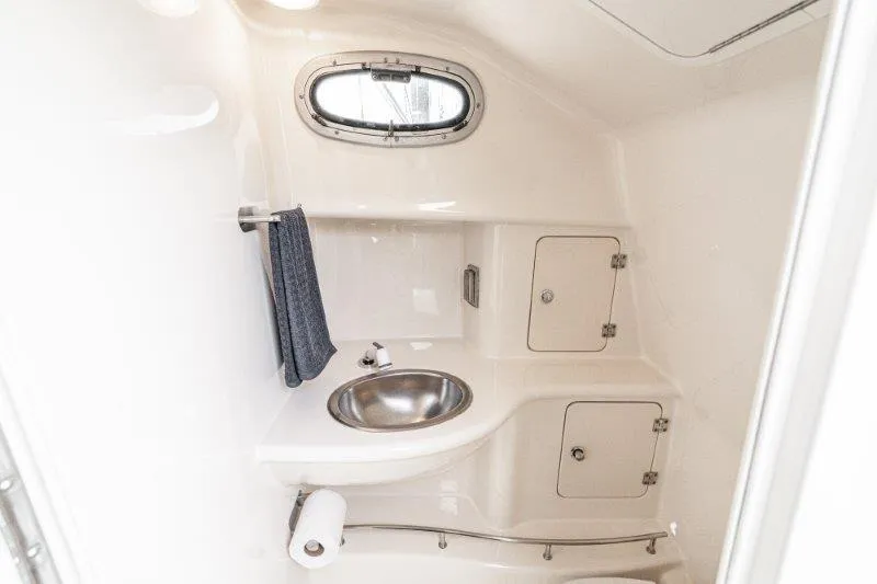 Boston Whaler 285 Conquest Yacht Photos Pics 