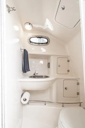 Boston Whaler 285 Conquest Yacht Photos Pics 