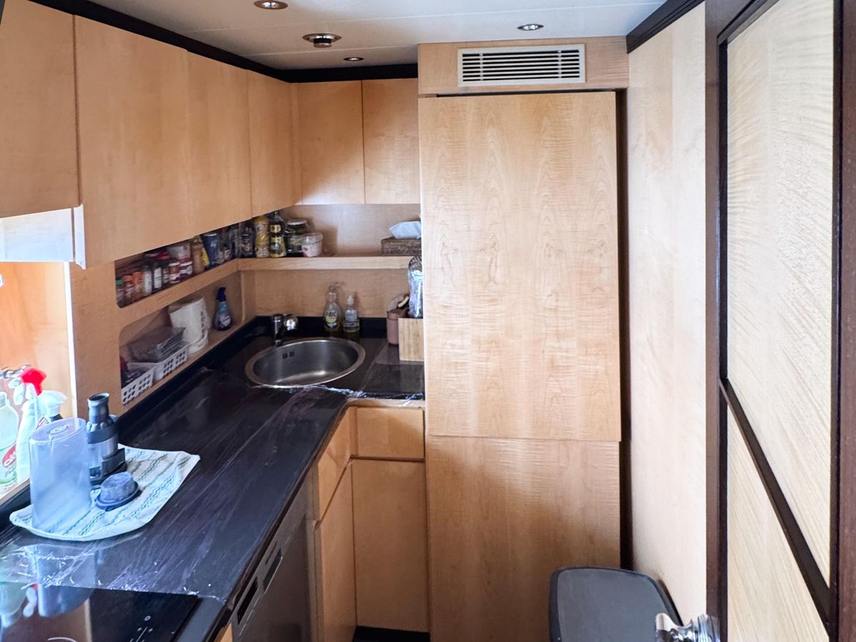 2005 Mangusta 75 