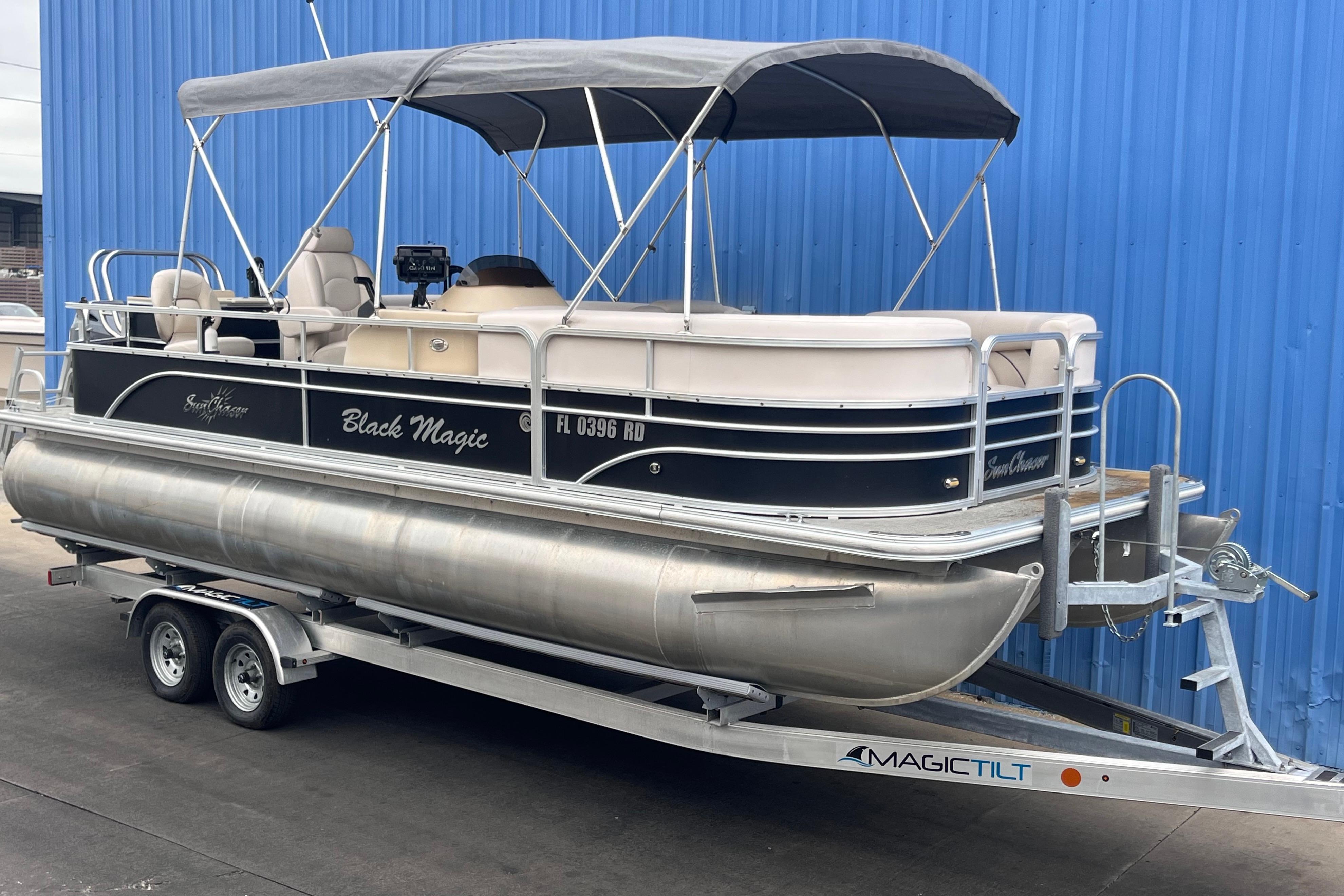 SunChaser Classic Fish 8522 Cruise-N-Fish