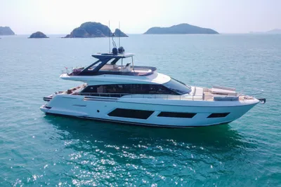 Ferretti Yachts 670