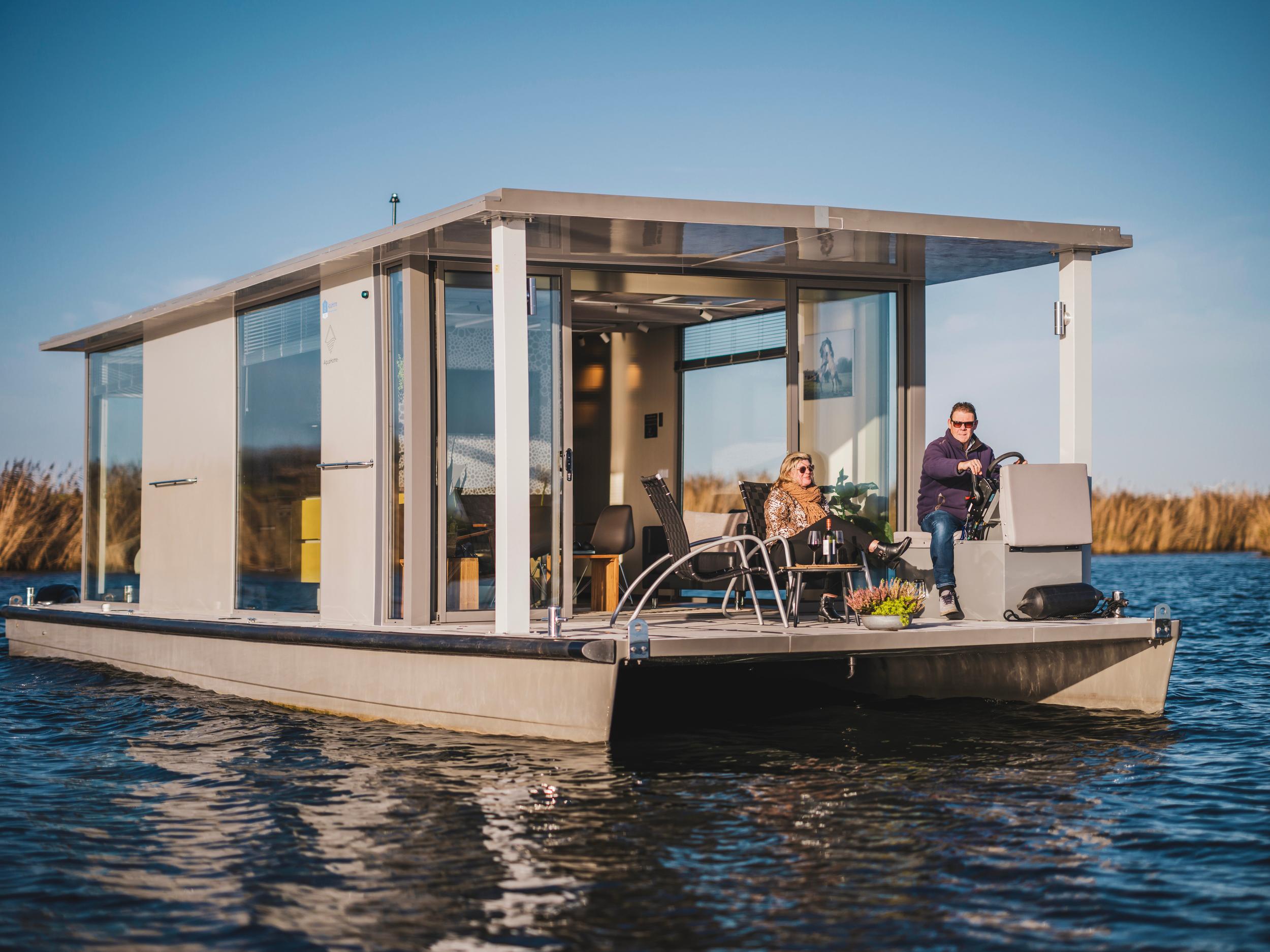 2024 AquaHome Comfort Houseboat