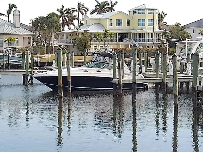 Naut On-site Yacht Photos Pics 