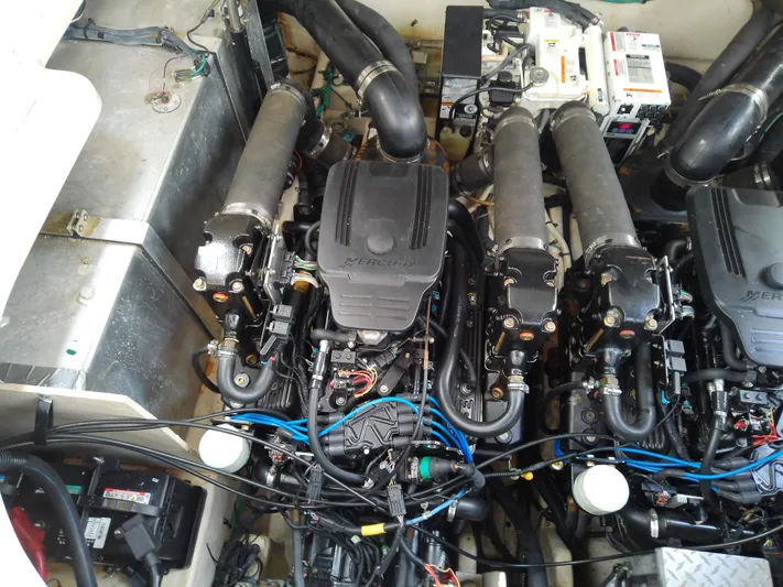 Naut On-site Yacht Photos Pics 