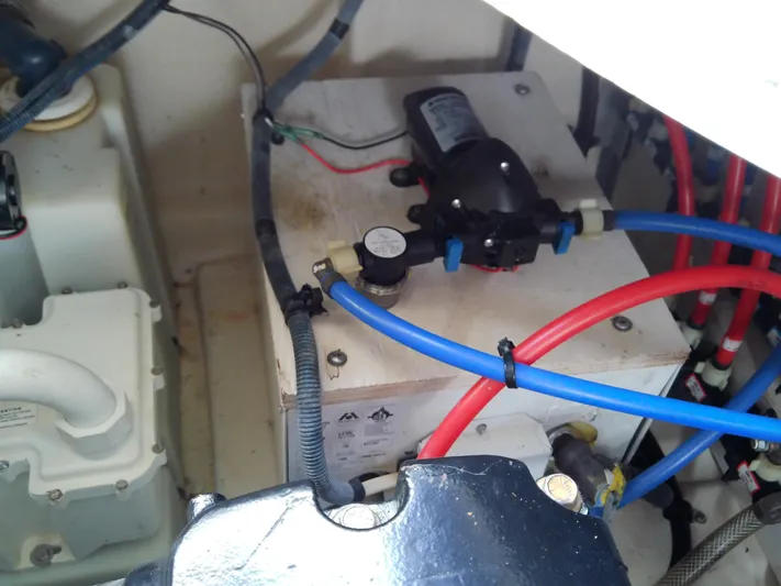 Naut On-site Yacht Photos Pics 