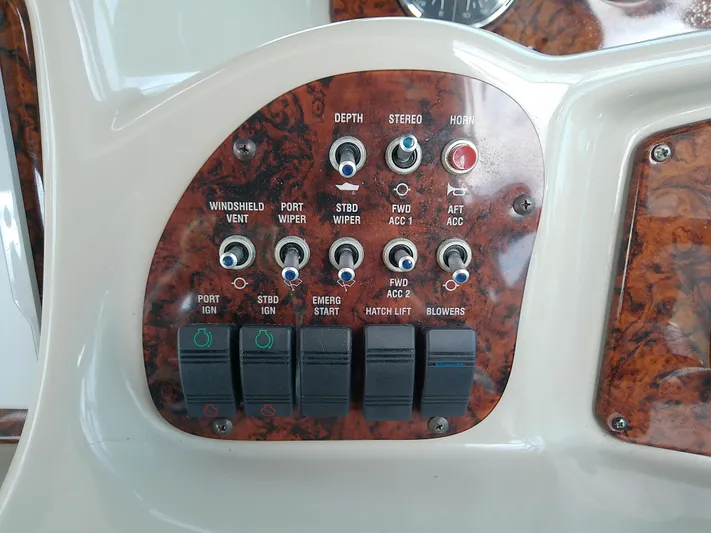 Naut On-site Yacht Photos Pics 