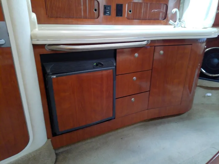 Naut On-site Yacht Photos Pics 