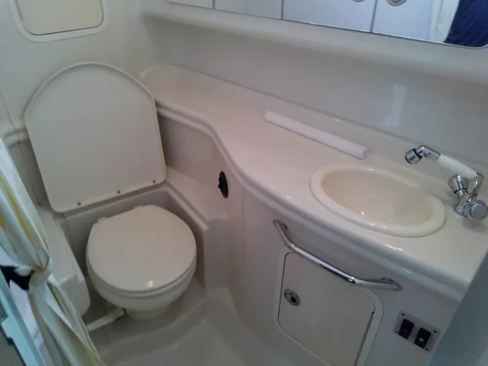 Naut On-site Yacht Photos Pics 