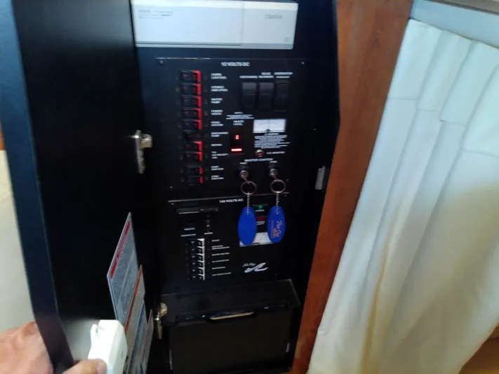 Naut On-site Yacht Photos Pics 