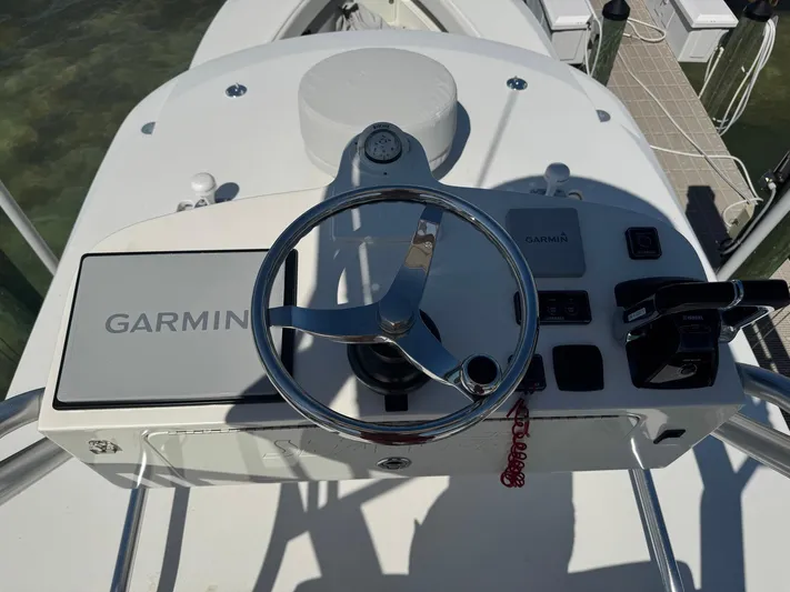 Warbird Yacht Photos Pics 2014 SeaVee 390B Center Console helm with Garmin navigation system.