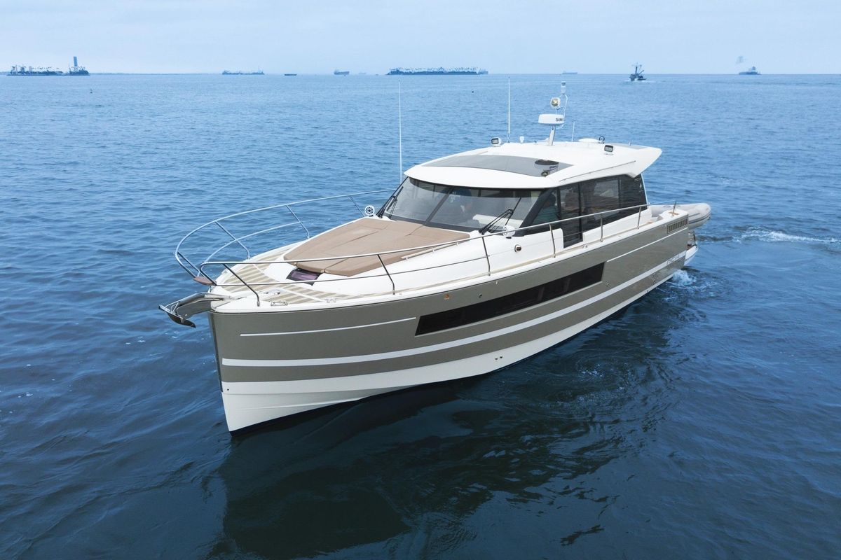 2014 Jeanneau 45 