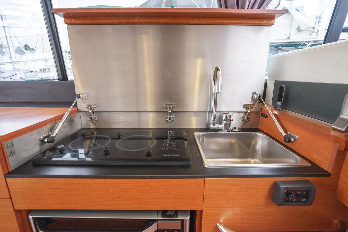 2014 Jeanneau 45 