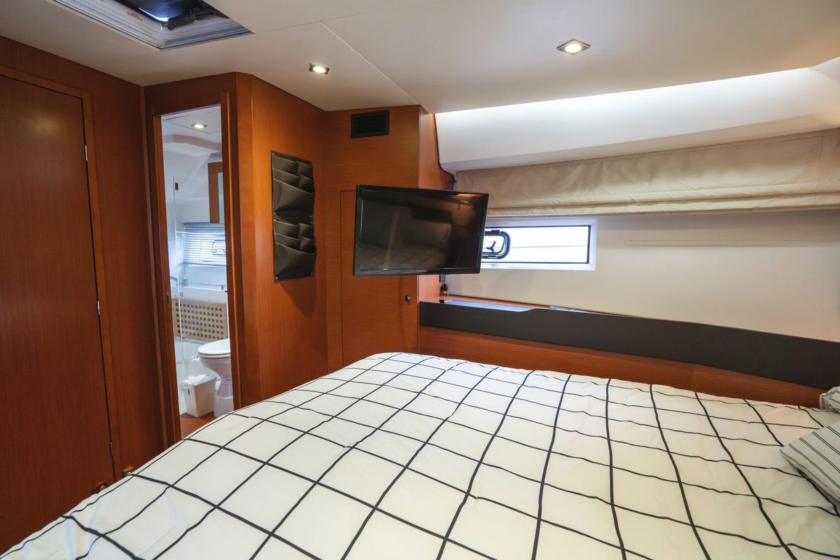 2014 Jeanneau 45 