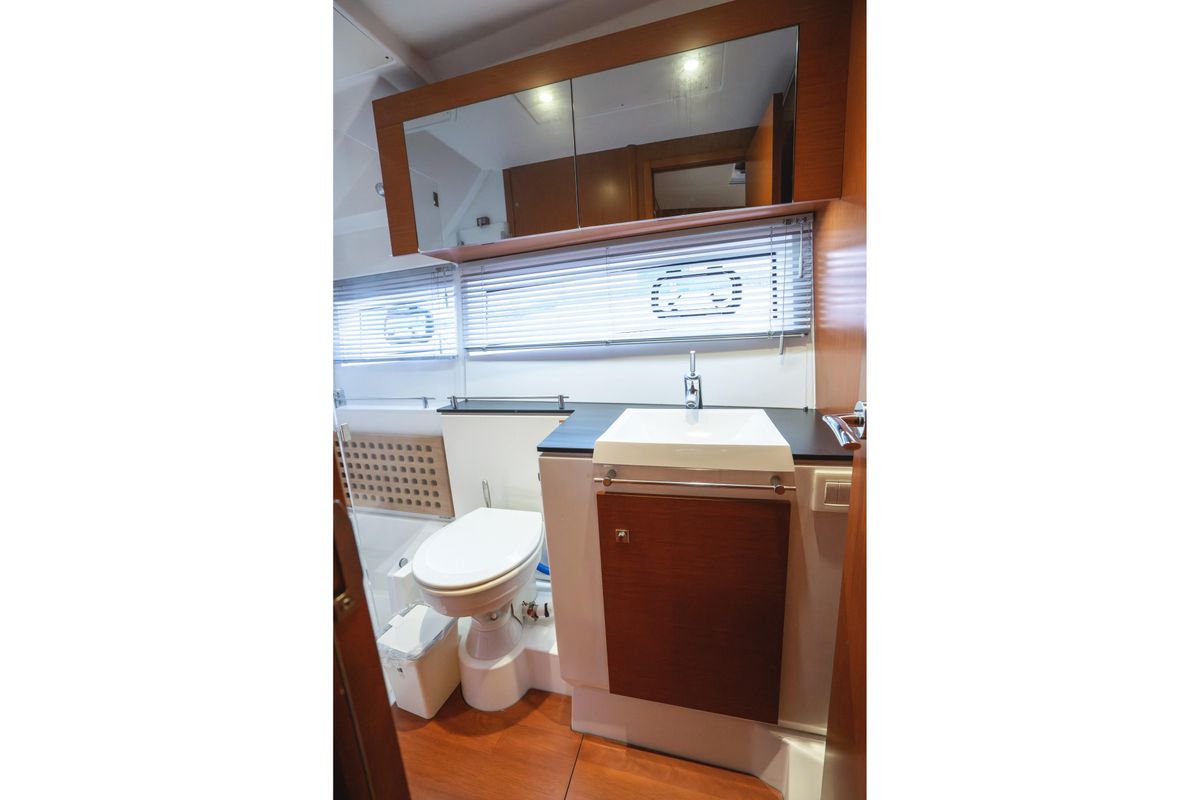 2014 Jeanneau 45 