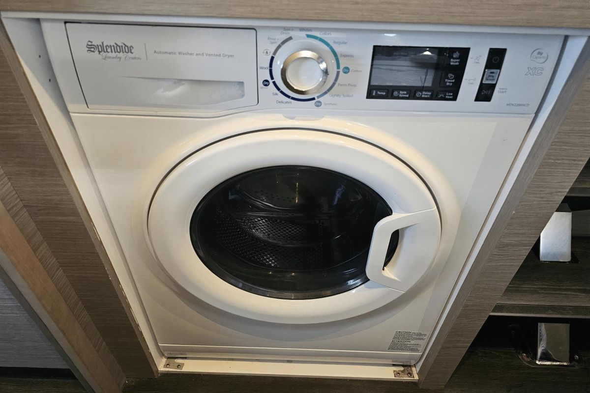 2023 Fountaine Pajot 44 