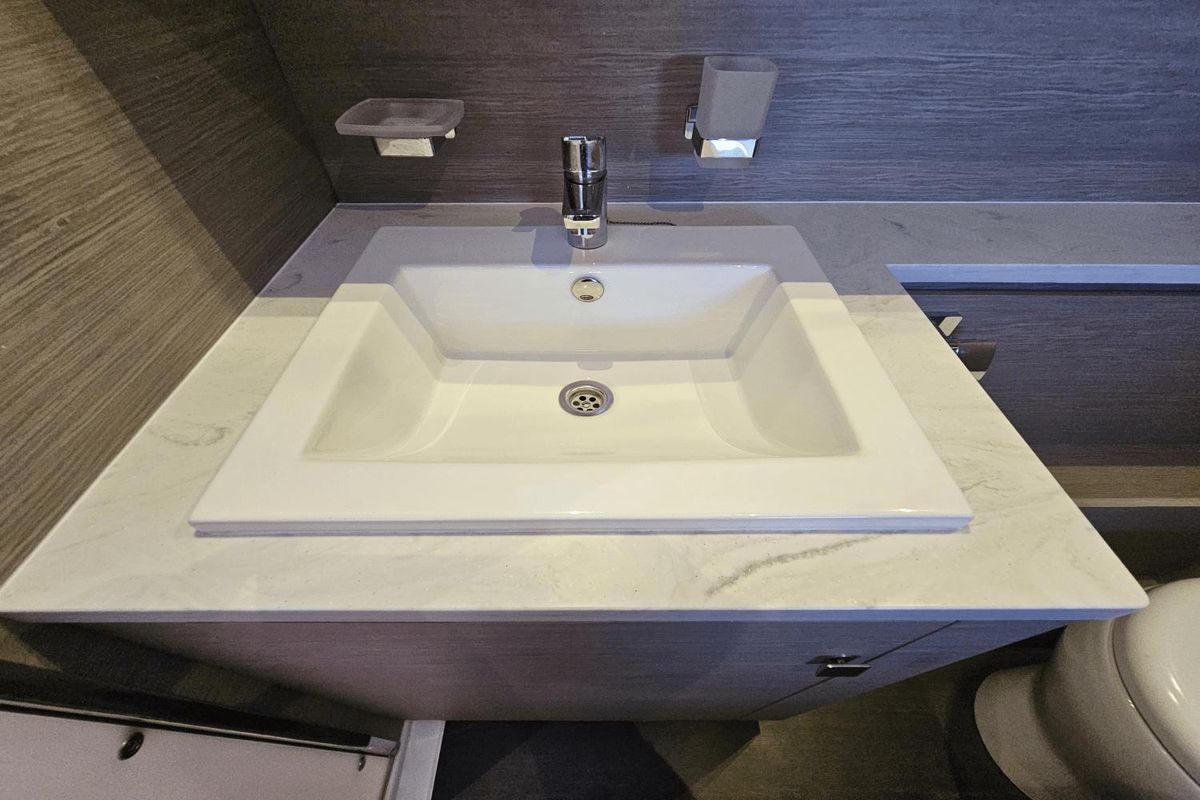 2023 Fountaine Pajot 44 