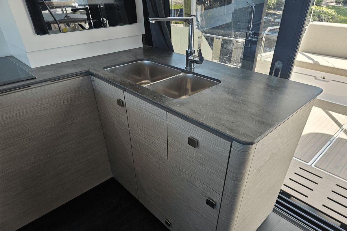 2023 Fountaine Pajot 44 