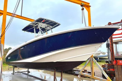 2004 Boston Whaler 270 Outrage